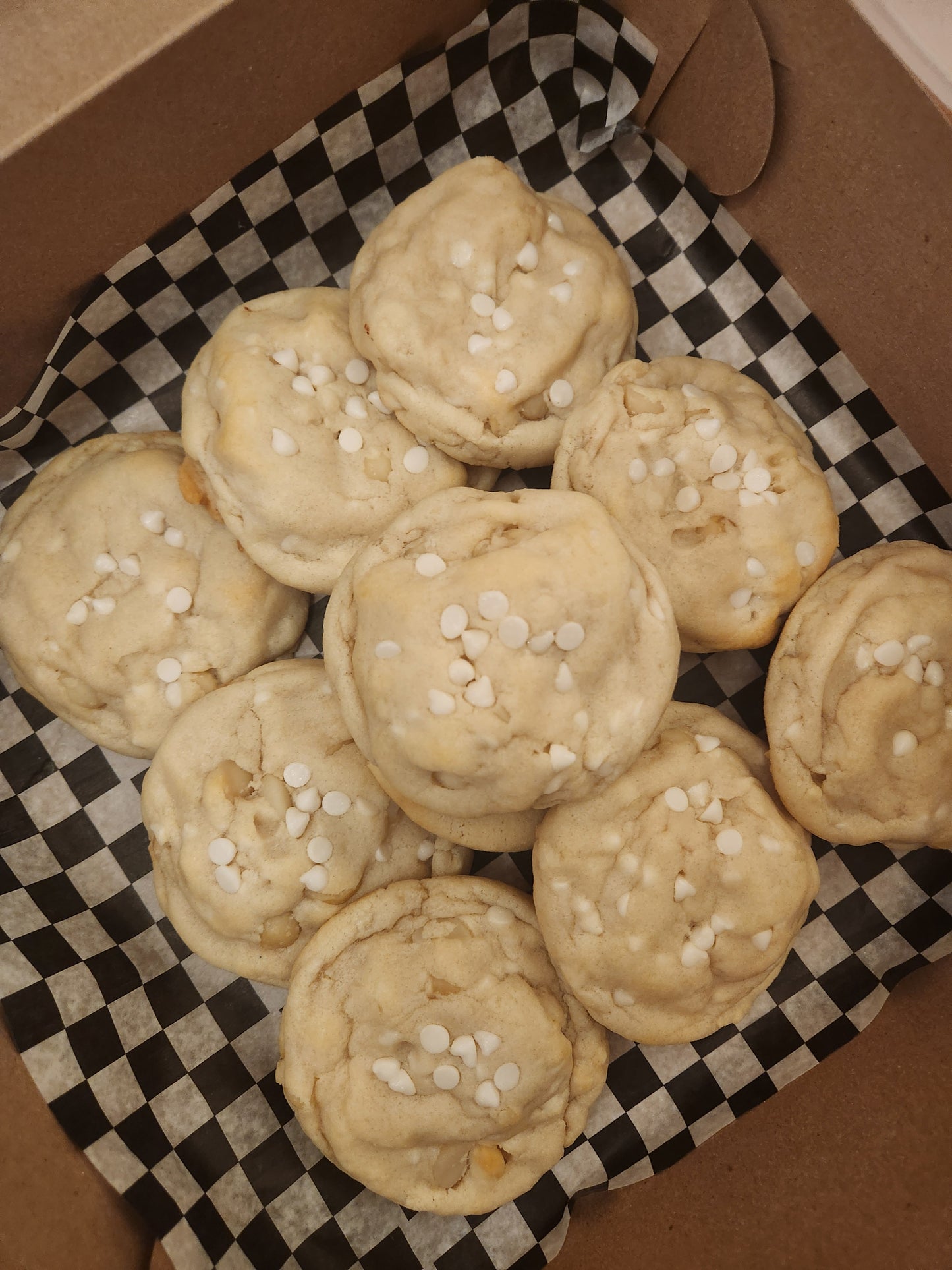 White Chocolate Macadamia Nut Cookie Box (10)